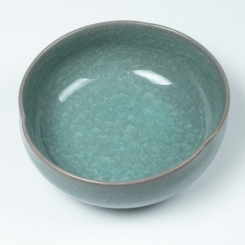 Large Celadon Tortoiseshell Ice-crackle Bowl