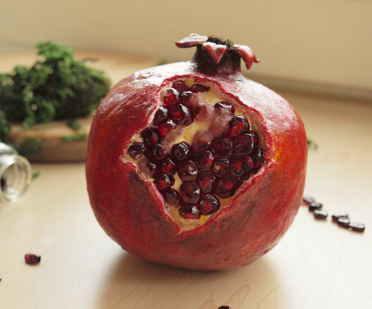 Realistic Pomegranate Décor Sculpture