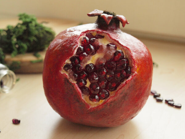 Realistic Pomegranate Décor Sculpture