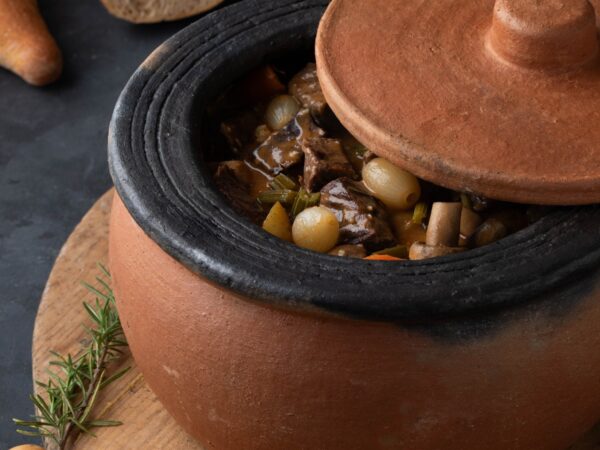 Handmade Eco-Friendly Terracotta Casserole Pot Handmade Eco-Friendly Terracotta Casserole Pot